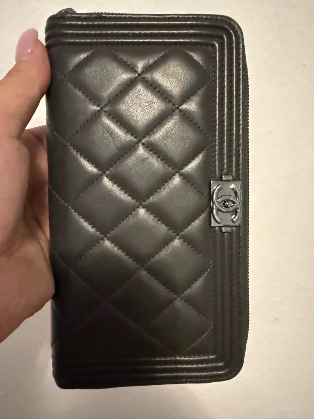 CHANEL hunter green Quilted Leather Zip-Around Wallet with CC Logo